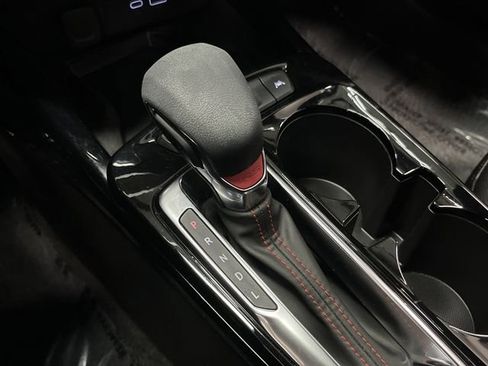 Used 2024 Chevrolet Trax RS w/ Sunroof Package image 21