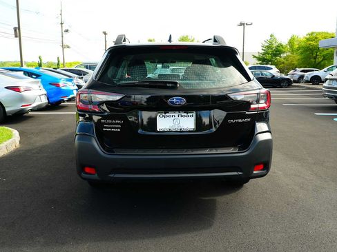 Used 2025 Subaru Outback AWD/4WD image 6