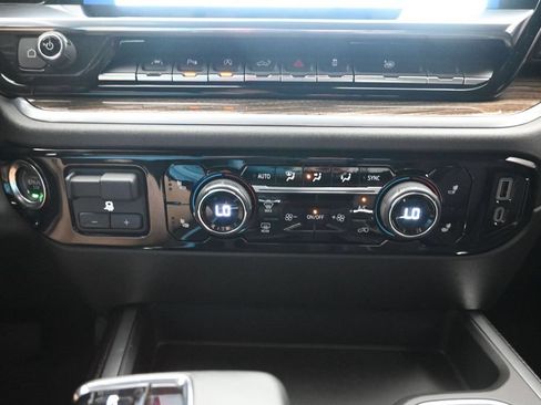 Used 2025 Chevrolet Silverado 1500 RST w/ Convenience Package II AWD/4WD image 19