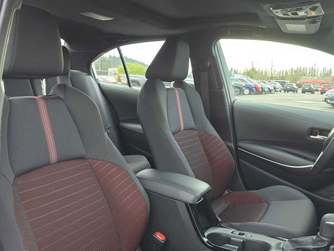 Certified 2025 Toyota Corolla SE image 13