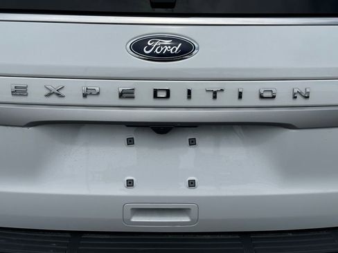 Used 2023 Ford Expedition XLT AWD/4WD image 33