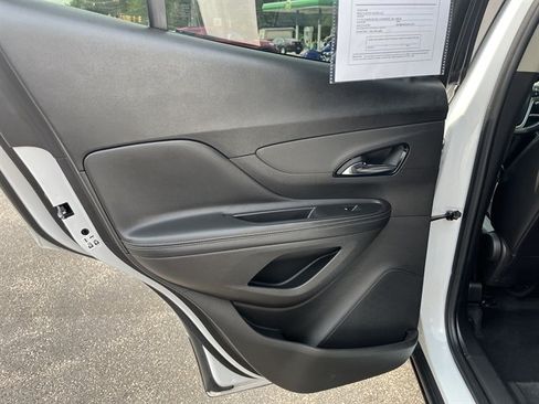 Used 2020 Buick Encore Preferred AWD/4WD image 30