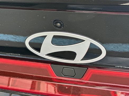 Certified 2025 Hyundai Elantra Sport image 29