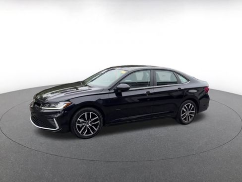 Used 2025 Volkswagen Jetta SE FWD image 7