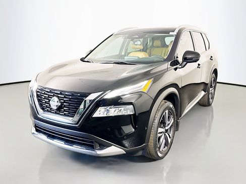 Used 2023 Nissan Rogue Platinum FWD image 4