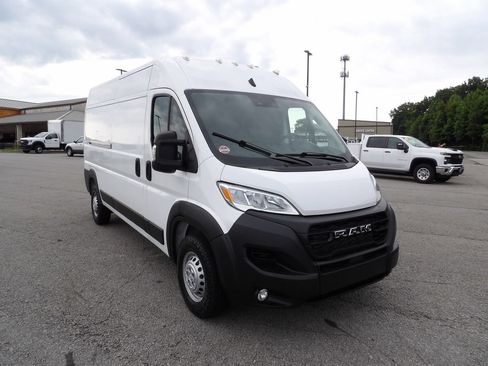 Used 2025 RAM ProMaster 3500 w/ Convenience Group FWD image 11