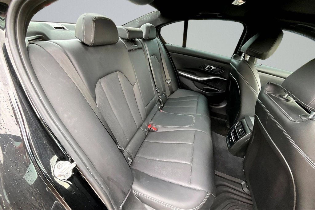 Used 2024 BMW 330i Sedan w/ Convenience Package RWD image 26