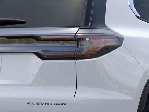New 2025 GMC Acadia Elevation FWD image 11