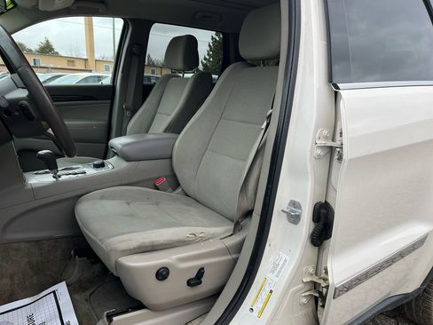 Used 2012 Jeep Grand Cherokee Laredo w/ Laredo E Group image 14