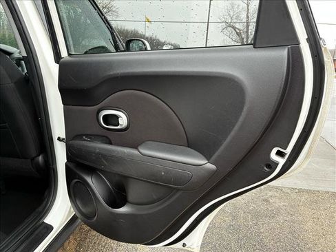 Used 2019 Kia Soul + image 17