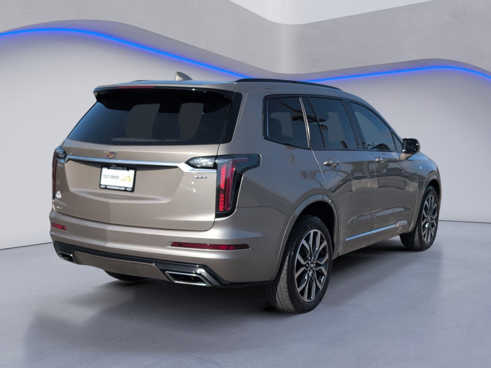 Used 2023 Cadillac XT6 Sport AWD/4WD image 3