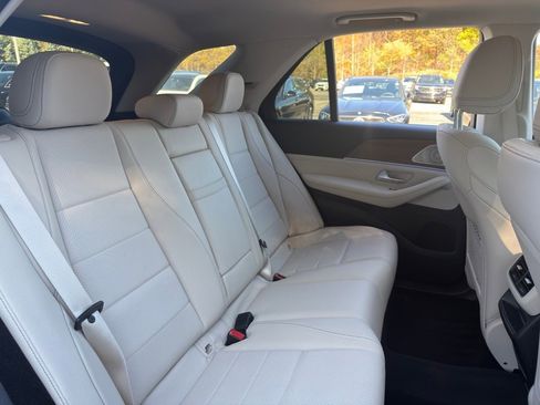 Used 2022 Mercedes-Benz GLE 350 4MATIC w/ Premium Package image 31