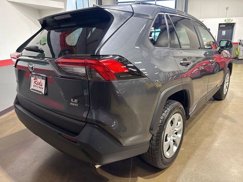 Used 2021 Toyota RAV4 LE image 19