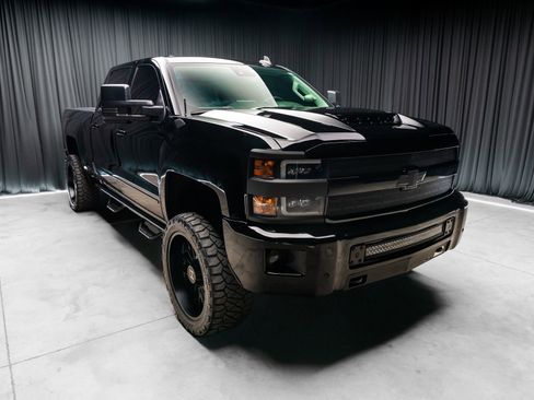 Used 2019 Chevrolet Silverado 2500 LTZ w/ Duramax Plus Package image 17