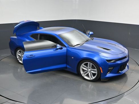 Used 2018 Chevrolet Camaro SS image 19