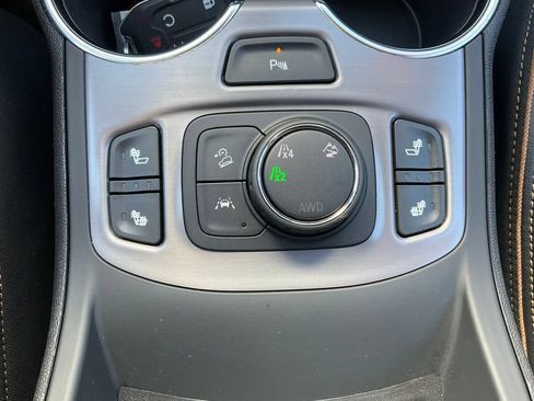 Used 2024 GMC Terrain AT4 w/ Tech Package AWD/4WD image 10
