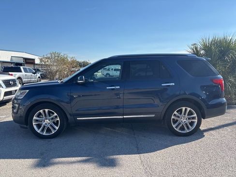 Used 2017 Ford Explorer Limited w/ Equipment Group 301A image 8