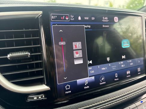Used 2021 Chrysler Pacifica Touring-L w/ Uconnect Theater Family Group FWD image 35