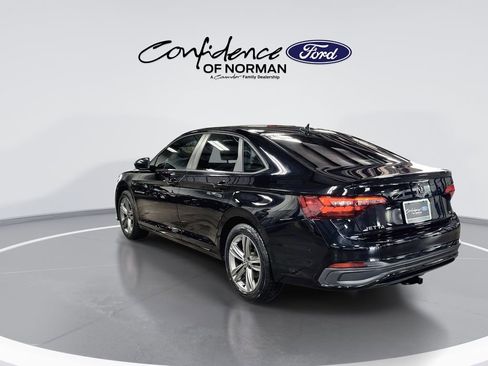 Used 2023 Volkswagen Jetta SE FWD image 6