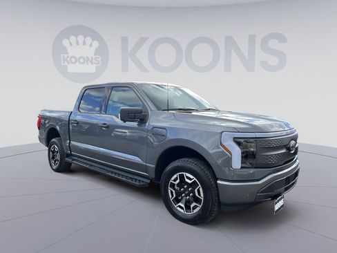 Used 2023 Ford F150 Lightning XLT image 10