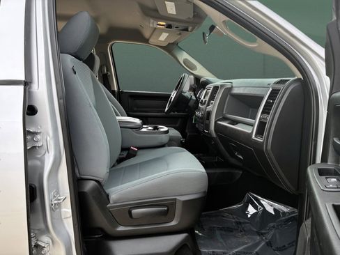 Used 2018 RAM 3500 Tradesman w/ Chrome Appearance Group image 14