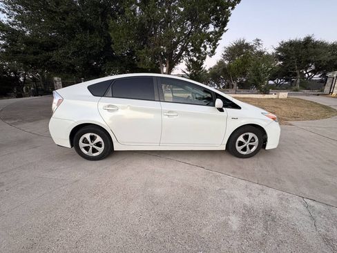 Used 2015 Toyota Prius Two FWD image 8