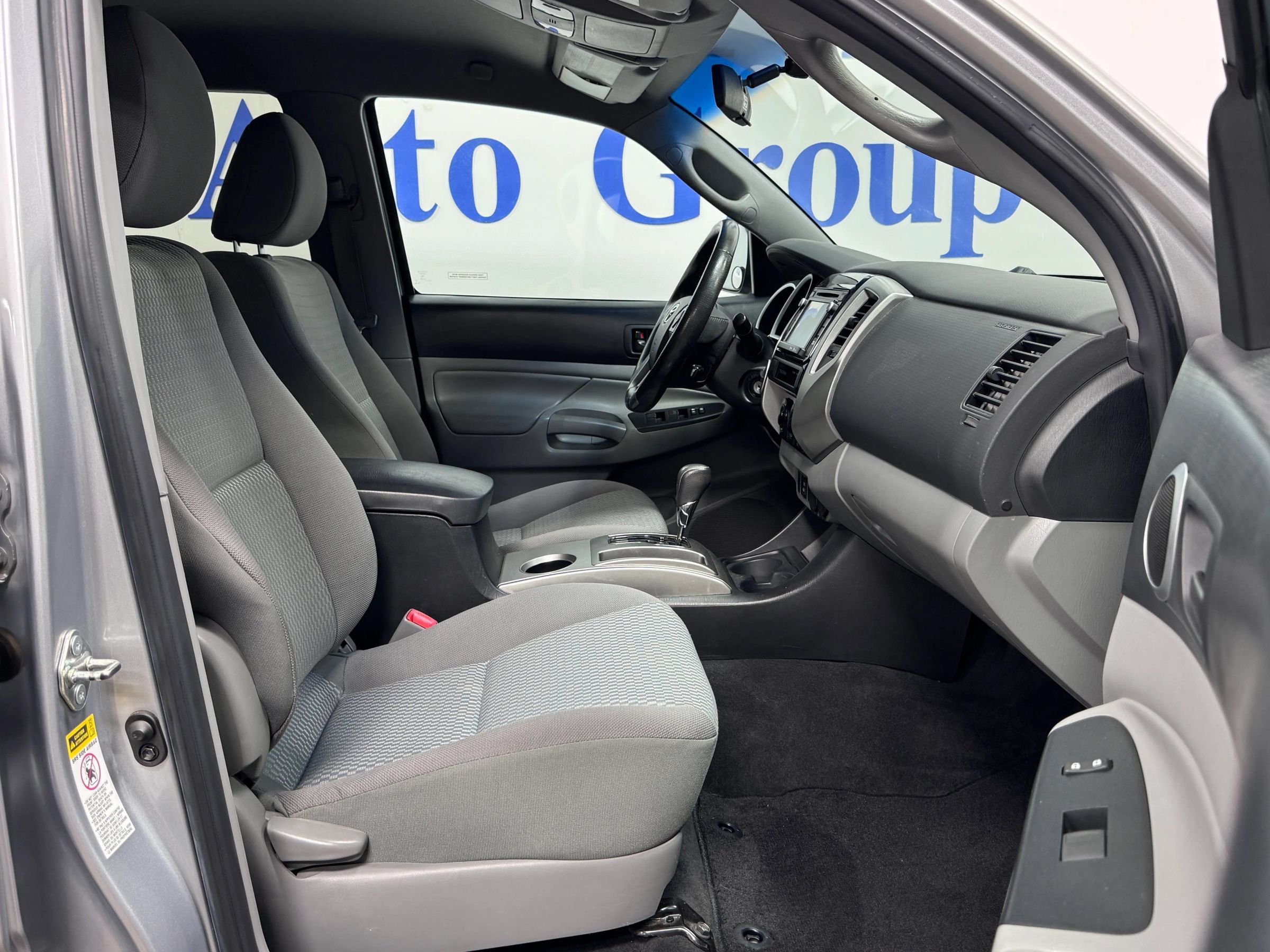 Used 2015 Toyota Tacoma 4x4 Double Cab w/ SR5 Package image 9