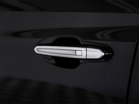 Used 2017 Cadillac XT5 Premium Luxury w/ Driver Assist Package image 41