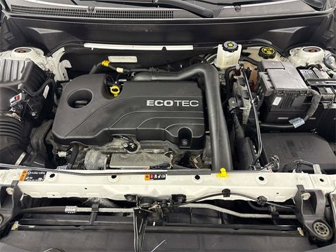 Used 2021 Chevrolet Equinox LS w/ LS Convenience Package image 28