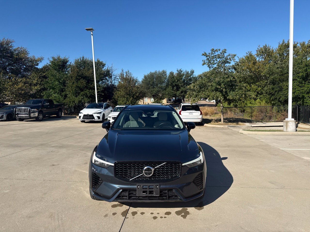 Used 2025 Volvo XC60 T8 Plus w/ Protection Package Premier AWD/4WD image 2
