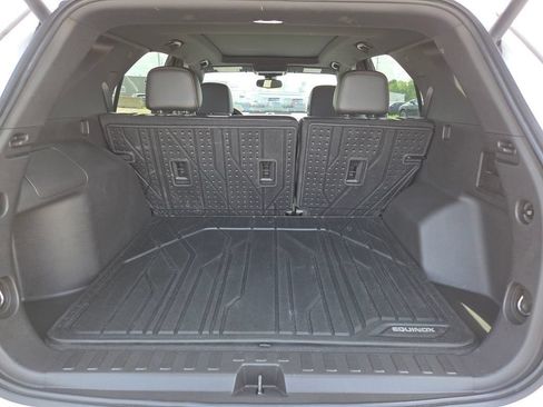 Used 2024 Chevrolet Equinox Premier FWD image 27