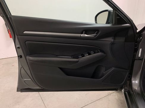 Used 2023 Nissan Altima 2.5 SV image 6