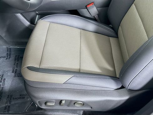 New 2026 Chevrolet Equinox LT w/ Convenience Package II image 19