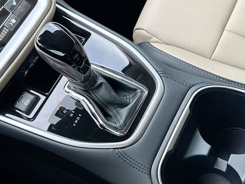 Used 2025 Subaru Outback Limited image 21