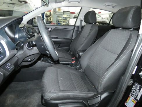 Used 2018 Kia Rio S image 11