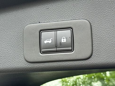 Used 2025 Nissan Murano SL w/ Cargo Package AWD/4WD image 17