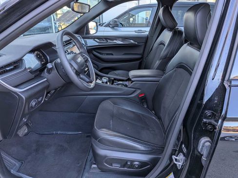 Used 2023 Jeep Grand Cherokee Altitude image 14