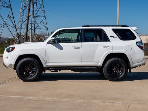 Certified 2023 Toyota 4Runner TRD Off-Road Premium image 5
