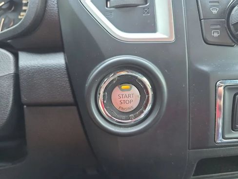 Used 2019 Nissan Titan SV w/ SV Convenience Package RWD image 34