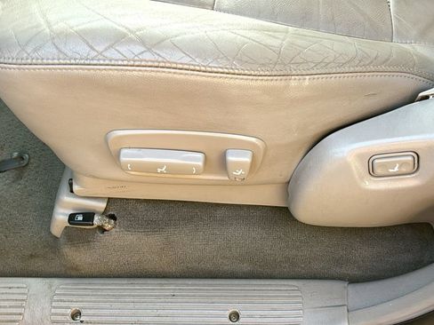 Used 2003 Toyota Sequoia Limited RWD image 25