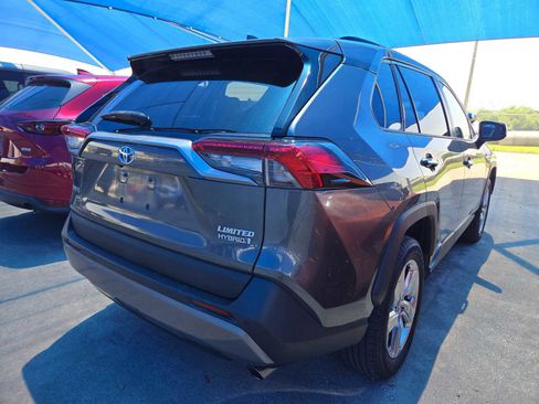 Used 2020 Toyota RAV4 Limited AWD/4WD image 4