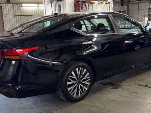 Used 2025 Nissan Altima 2.5 SV image 5
