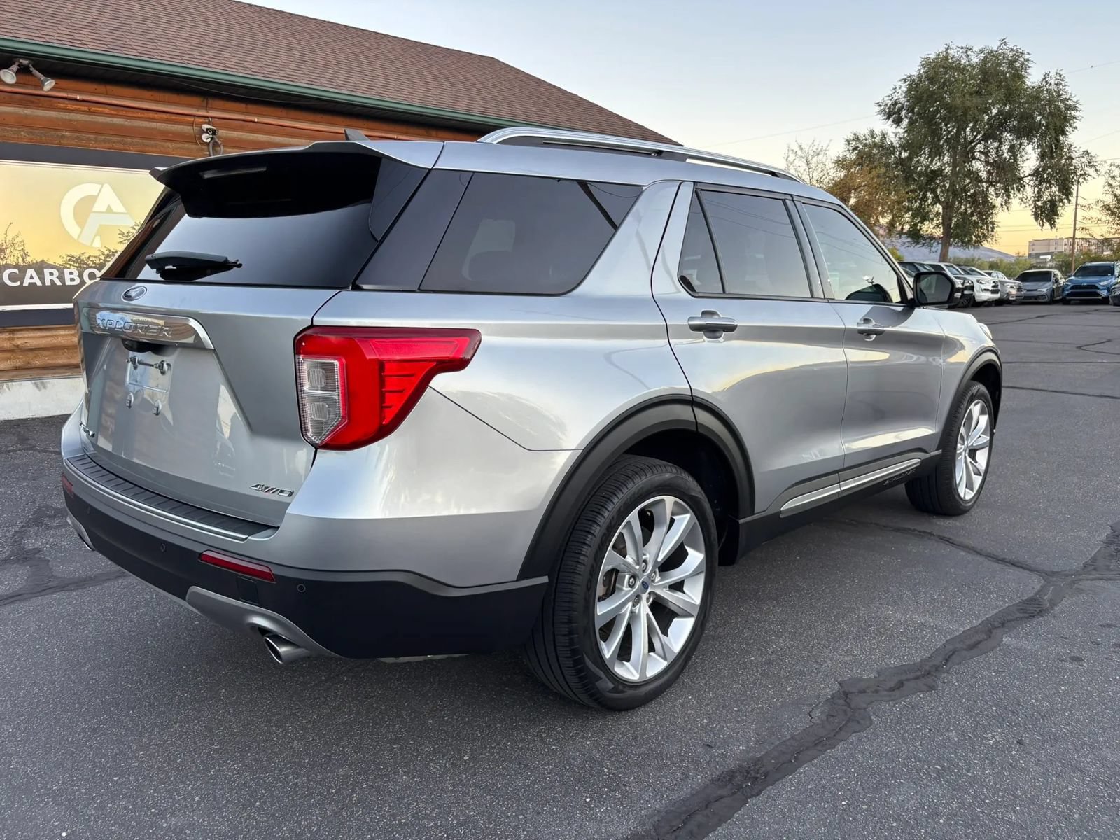 Used 2023 Ford Explorer Platinum w/ Technology Package AWD/4WD image 8