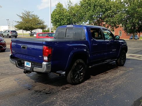 Used 2023 Toyota Tacoma SR5 AWD/4WD image 3
