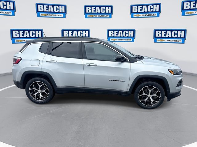 Used 2024 Jeep Compass Limited AWD/4WD image 9