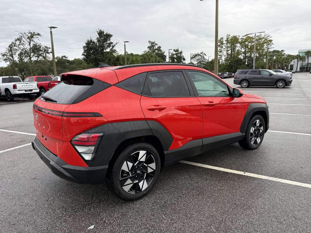 Used 2024 Hyundai Kona SEL FWD image 3