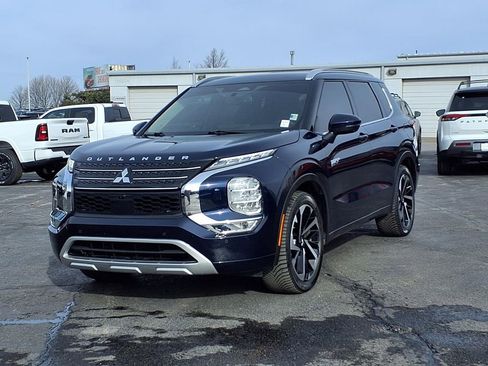 Used 2023 Mitsubishi Outlander SEL image 2