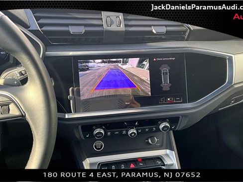 Used 2024 Audi Q3 2.0T Premium w/ Convenience Package image 21