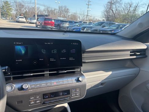 Used 2025 Hyundai Kona SEL image 33
