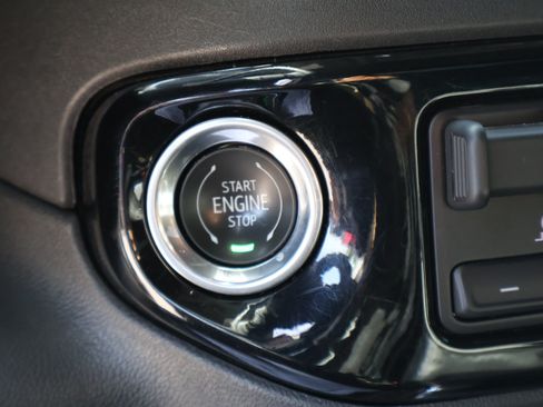 Used 2023 Chevrolet Silverado 1500 LT AWD/4WD image 34